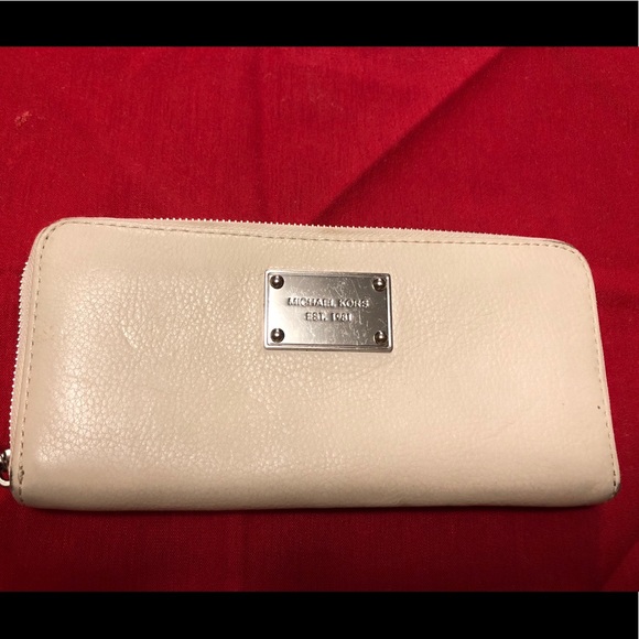 💕💕 traded 💕💕 - Picture 1 of 8